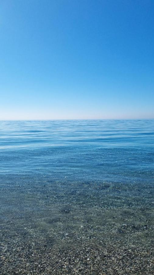 Vista Mare Su Tre Piani Con Giardino Villa Falerna Bagian luar foto